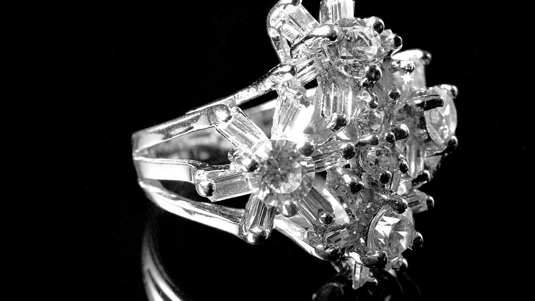 Crystal vs Diamond: How to Tell the – Paramount Jewelers