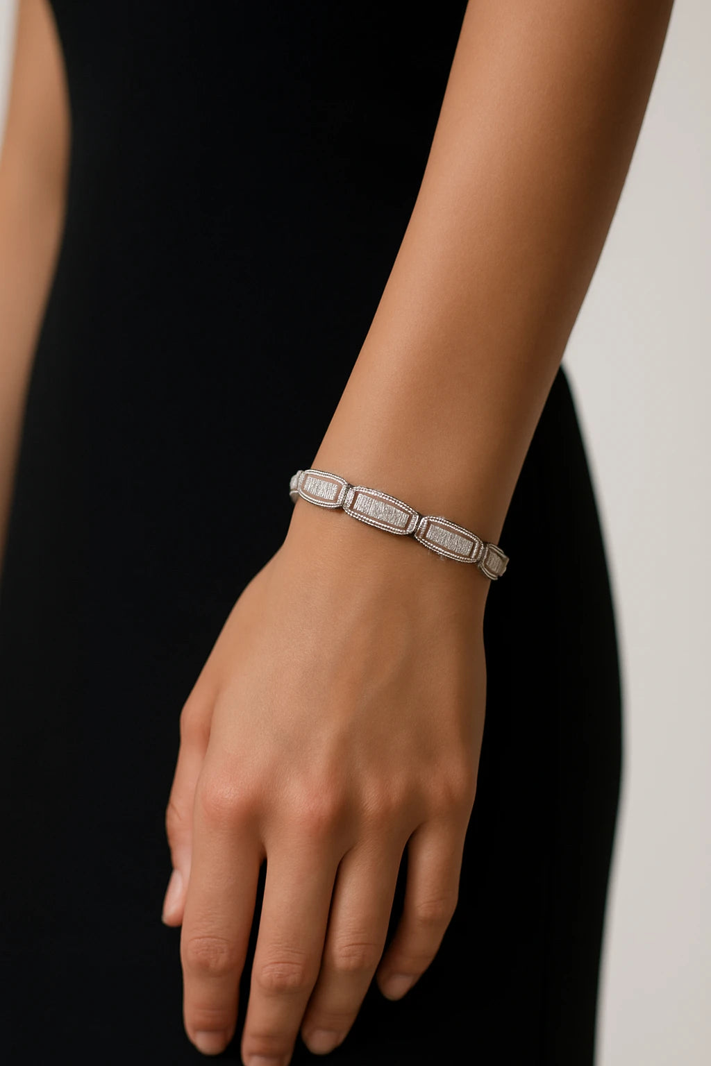 10K White Gold 7.5In 3.00 ctw Diamond Baguette Bracelet