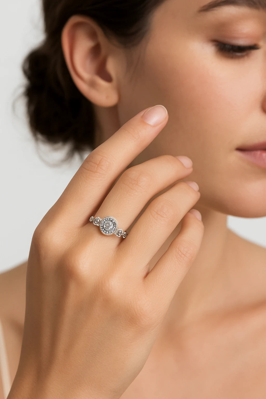 Silver 925 0.10 ctw Diamond Oval Promise Ring