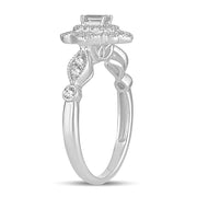 14K white gold 0.50 CTw Diamond Engagement ring
