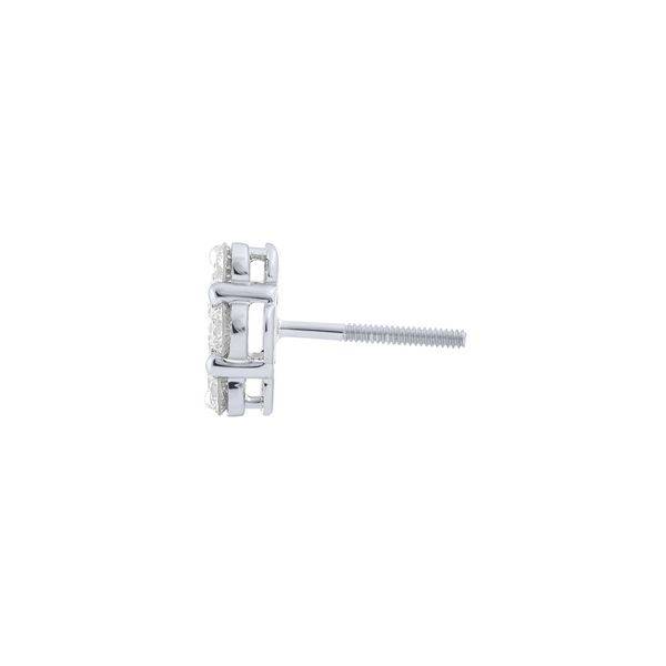 14k yellow gold 1.50 ctw Diamond Flower Stud Earrings