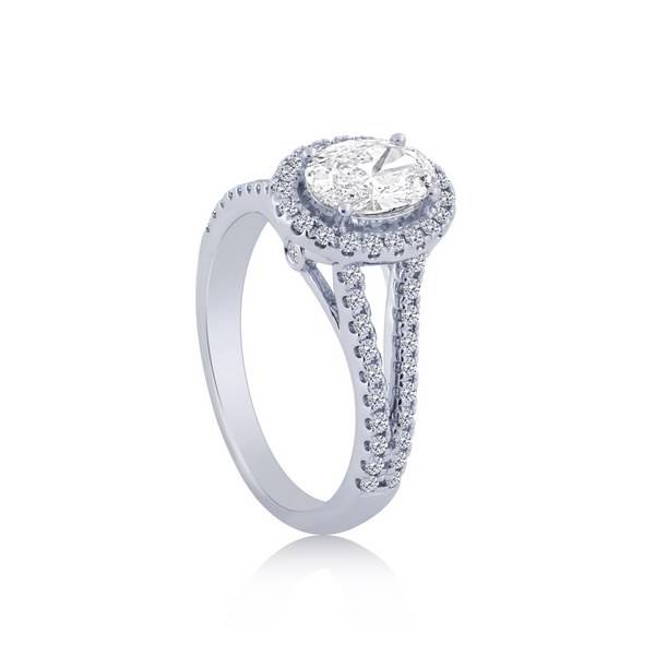 14k white gold 1.38 ctw Diamond Oval Halo Engagement Ring