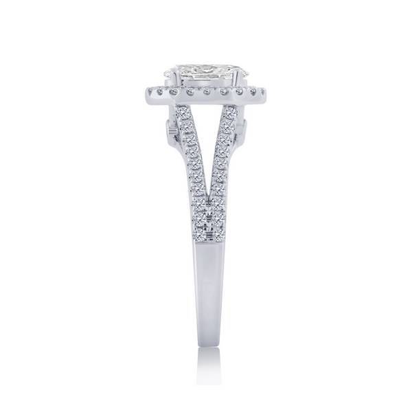14k white gold 1.38 ctw Diamond Oval Halo Engagement Ring