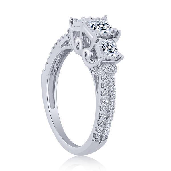 14K White Gold 1.00 ctw 3 Stone Diamond Ring