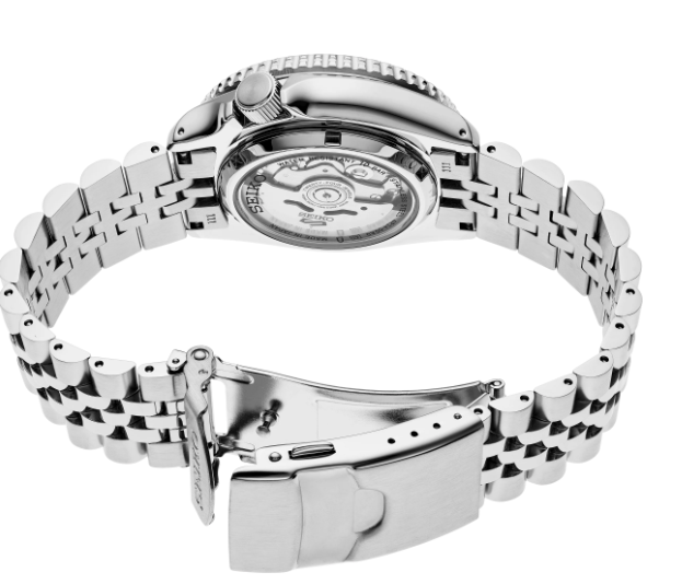 Seiko 5 Sports Automatic with manual winding Hardlex with magnified glass SSK005